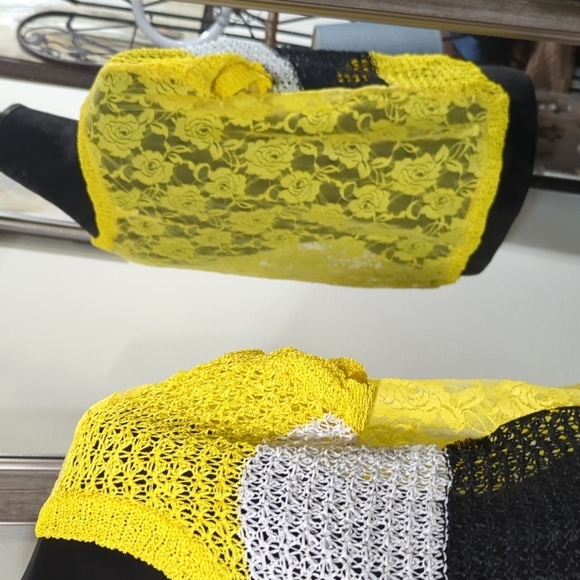 36 Point 5 Black and Yellow Colored Short Sleeve Open Knit Sweater NWOT - Picture 2 of 6